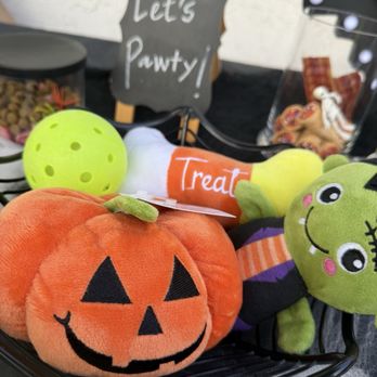 PetSmart Dog Training - Halloween toys... - Pet Stores Near Me - Stevenson Ranch, California