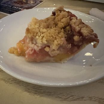Maui Pie - Mango strawberry pie - Bakeries Near Me - Kihei, Hawaii
