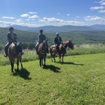 Mountain Brook Farm - Summit view - Horse Boarding Near Me - Windham, New York