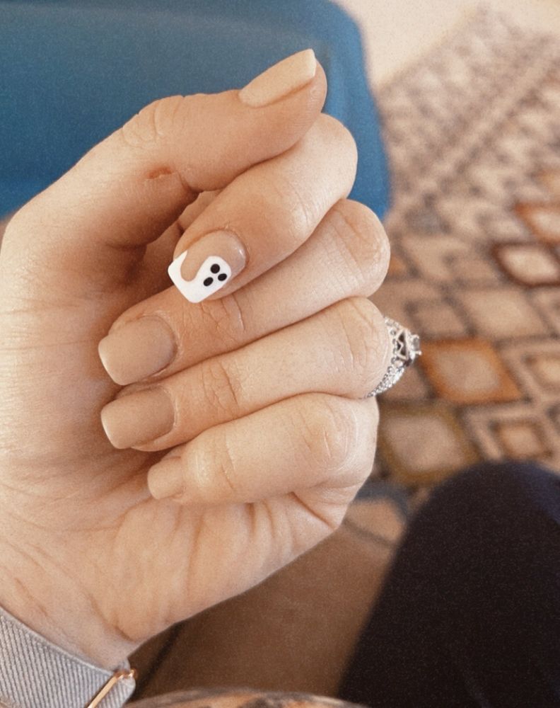 Venus Nail Salon Logo