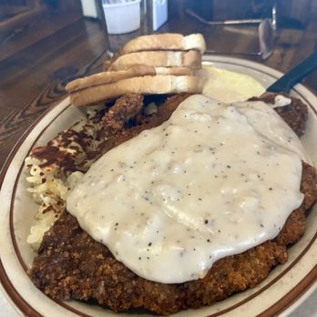BlondZee's Guest House - Chicken fried steak breakfast - American Near Me - Salem, Oregon
