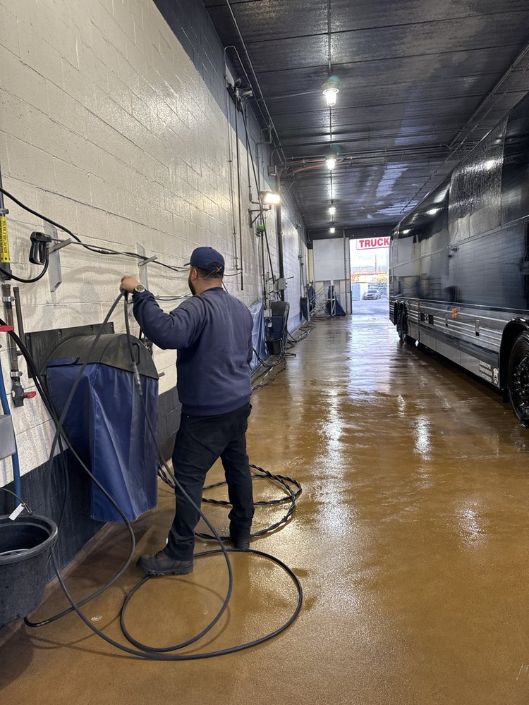 BLUE BEACON TRUCK WASH / SC FUELS Updated October 2024 29 Photos