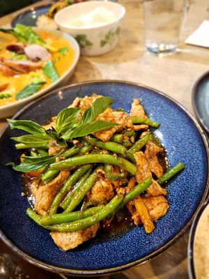 Tiptara : Thai Food by null