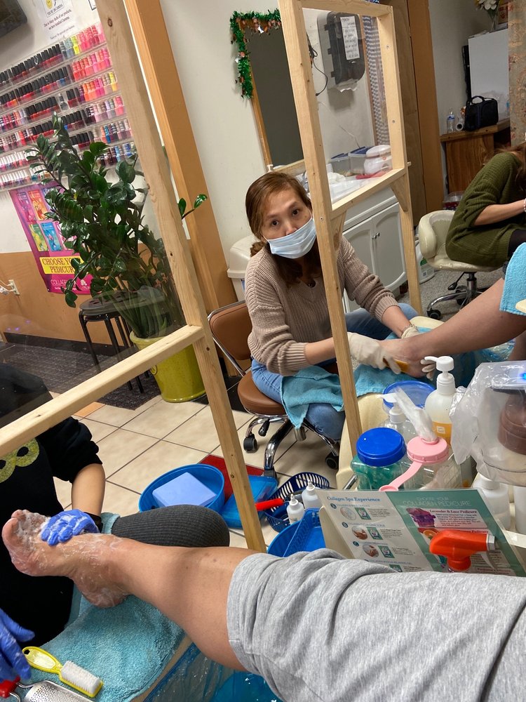 MODERN NAILS Updated August 2024 15 Photos & 11 Reviews 2100 S