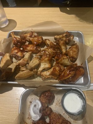 Buffalo Wild Wings by null