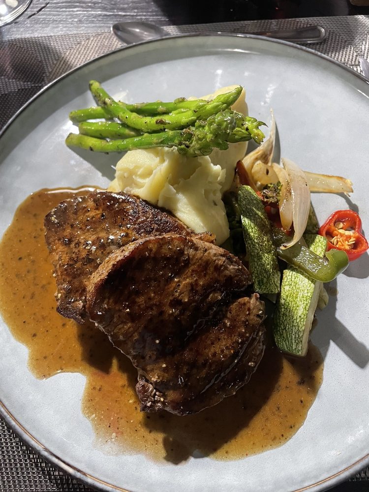 Mito Restaurant & Wine Store