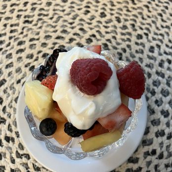 A Shore Thing - Charlestown - Each breakfast started with a fruit bowl. - Bed & Breakfast Near Me - Charlestown, Rhode Island A Shore Thing - Charlestown - Each breakfast started with a fruit bowl. - Bed & Breakfast Near Me - Charlestown, Rhode Island