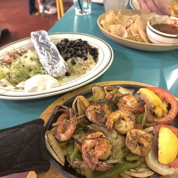 Chago's Cantina - Shrimp fajitas - Mexican Near Me - Nashville, Tennessee