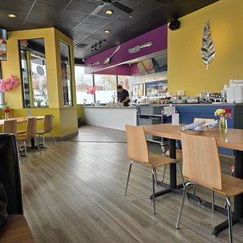 I Am Thai Cuisine - Inside - Thai Near Me - Elmhurst, Illinois I Am Thai Cuisine - Inside - Thai Near Me - Elmhurst, Illinois
