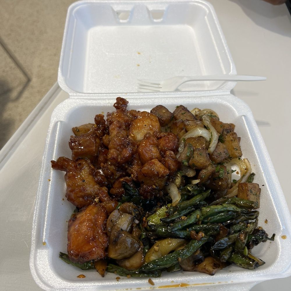 Mango's Chicken Green Beans with Mushrooms and Sauted Potatoes Mango's Chicken Green Beans with Mushrooms and Sauted Potatoes
