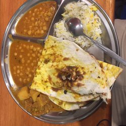 Om Vegetarian - ALL YOU CAN EAT VEGAN THAALI w/ vegan garlic naan.