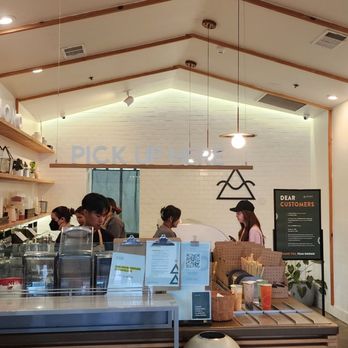 OMOMO Tea Shoppe - Inside front counter - Coffee & Tea Near Me - Irvine, California OMOMO Tea Shoppe - Inside front counter - Coffee & Tea Near Me - Irvine, California
