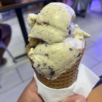 Scoops & Crepes - Cookies n Cream ice cream - Ice Cream & Frozen Yogurt Near Me - Corona, California