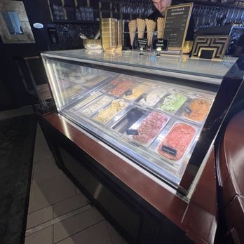 AJ Chocolate House - Made in house ice cream - Chocolatiers & Shops Near Me - Winter Park, Florida
