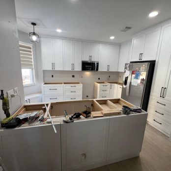 Mek Granite Kitchen - Cabinetry Near Me - Hialeah, Florida