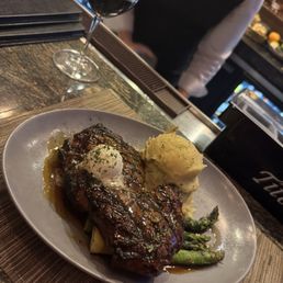 Ribeye steak, asparagus, potatoes