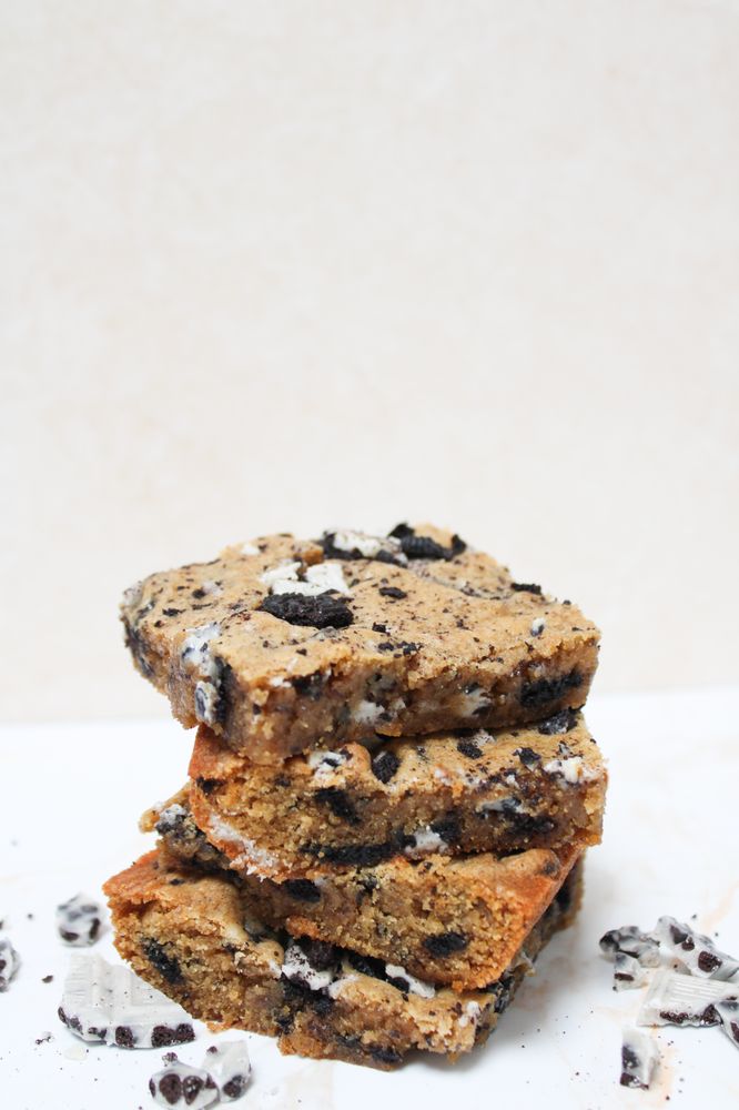 The Girl & The Cookie Logo