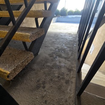 Hunt Enterprises - Guy in 350 spits on the walls and floor Manuel won't clean it.  Sue please dont manage any other apts please - General Contractors Near Me - Lawndale, California