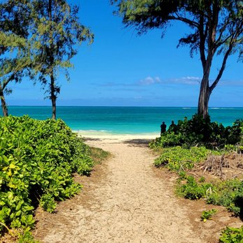 Waimanalo Beach - Waimanalo Beach - Wailea St. Pathway (09/24/22). #WaimanaloBeach #Oahu #Hawaii #Windward #BeachLife #Traveling - Beaches Near Me - Waimanalo, Hawaii