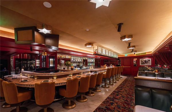 The Georgian Hotel by null