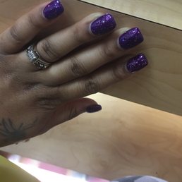 Acrylic full set with gel polish. Almost 3 weeks old Acrylic full set with gel polish. Almost 3 weeks old