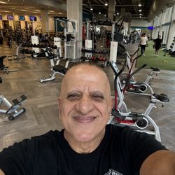 Genesis Health Clubs - Power & Light - The extensive floor and machines.