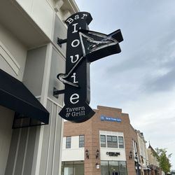 Levis Commons - Bar Louie is here
