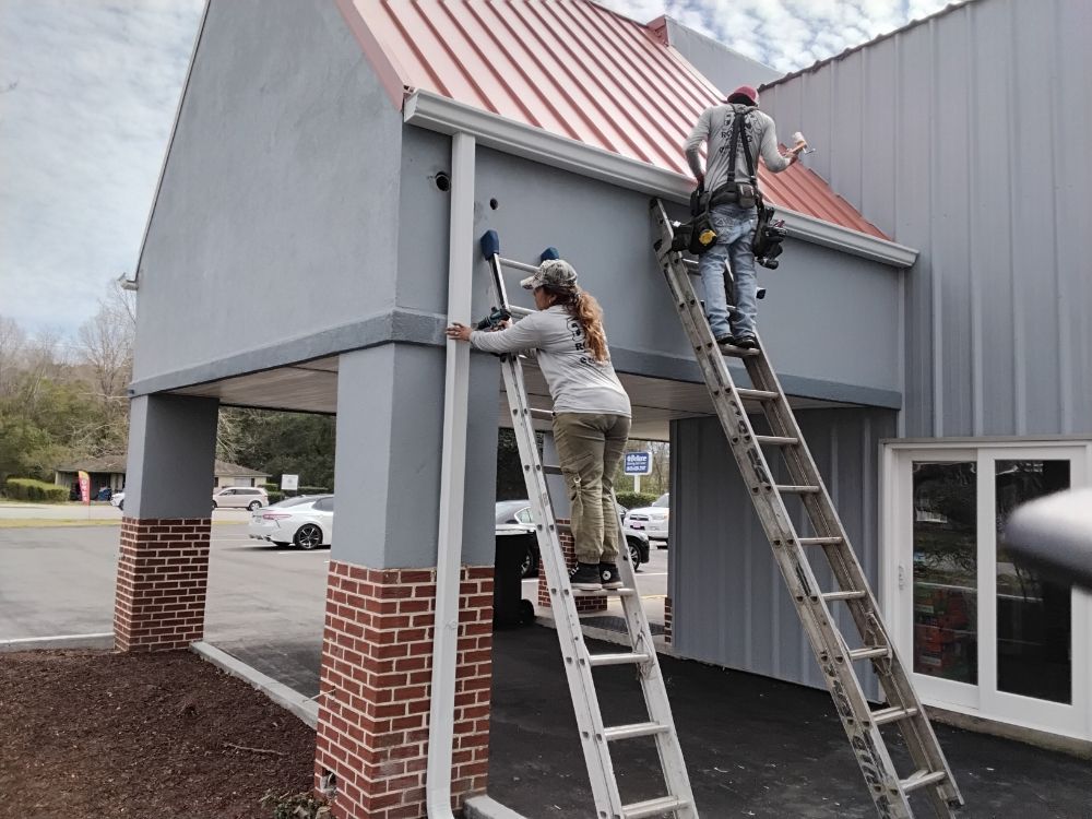 Slide of H&R Roofing and Construction
