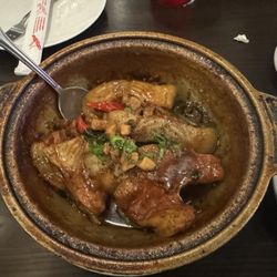9 Roses - Claypot Catfish