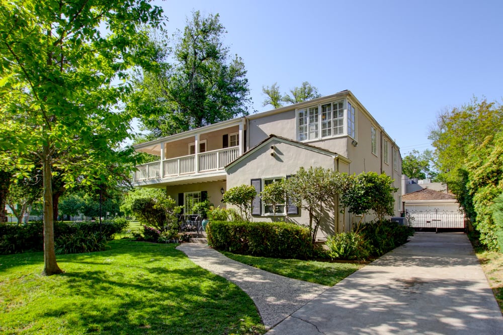 STEPH BAKER DUNNIGAN REALTORS Updated October 2024 34 Photos & 33