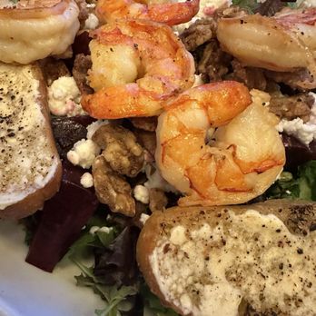 Hilltop Kitchen & Bar - Salad - Wine Bars Near Me - Syosset, New York