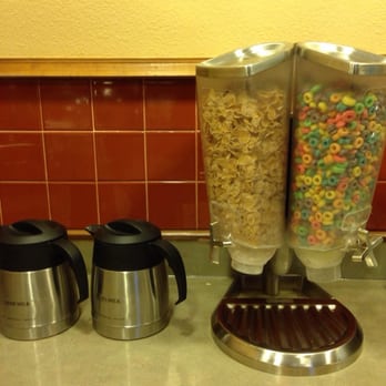 Econo Lodge Inn & Suites Foley-North Gulf Shores - Cereals & milk - Hotels Near Me - Foley, Alabama