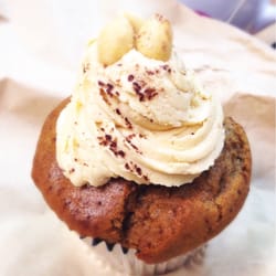 Riverhill Coffee Bar - Peanut butter and jelly cupcake, vegan.