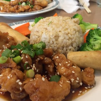 Viet Pho - Sesame chicken lunch special - Vietnamese Near Me - Lone Tree, Colorado Viet Pho - Sesame chicken lunch special - Vietnamese Near Me - Lone Tree, Colorado