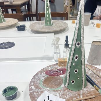 Crafty Ppl - Christmas Pottery Class - Art Classes Near Me - San Antonio, Texas Crafty Ppl - Christmas Pottery Class - Art Classes Near Me - San Antonio, Texas