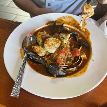Hook & Anchor - Cioppino - Seafood Near Me - Costa Mesa, California
