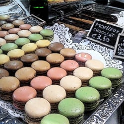 Le Gone Traiteur Lyonnais - As a matter of fact, by far the BEST macarons EVER!