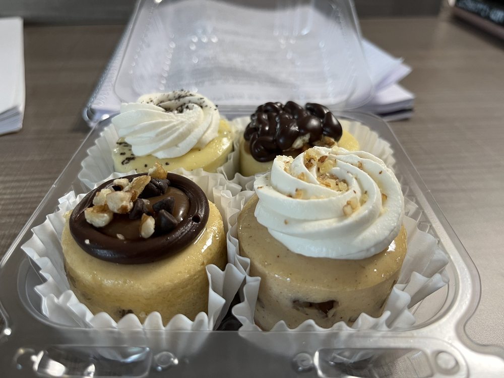 SZOTSKI’S CHEESECAKES 117 Photos & 70 Reviews 2600 W 9 Mile Rd