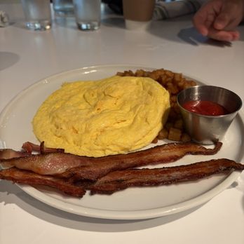 The Surfing Fox - American Breakfast - New American Near Me - Santa Monica, California