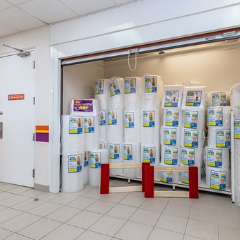 Entrepôt Public - Packing and moving supplies for sale on site - Self Storage Near Me - Laval, Quebec Entrepôt Public - Packing and moving supplies for sale on site - Self Storage Near Me - Laval, Quebec