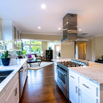 Synergy Group - a kitchen with a large island - Home Developers Near Me - Altadena, California Synergy Group - a kitchen with a large island - Home Developers Near Me - Altadena, California