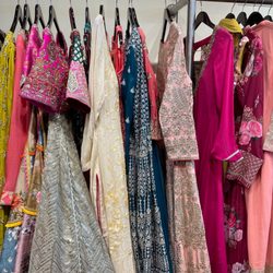 Samaira - Suit selection