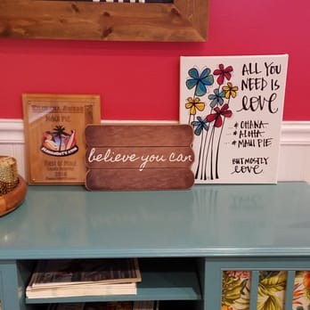 Maui Pie - some decor - Bakeries Near Me - Kihei, Hawaii