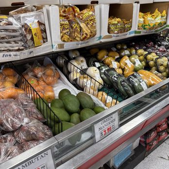 Dat Moi Market - Mango Verde and other exotic fruits - International Grocery Near Me - Gardena, California