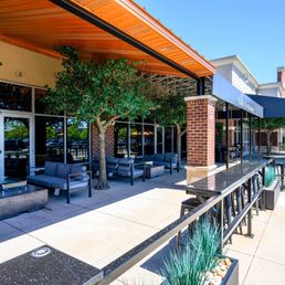 Exterior outside entrance of On Par Entertainment - Outdoor Covered Patio - Beavercreek, Ohio Exterior outside entrance of On Par Entertainment - Outdoor Covered Patio - Beavercreek, Ohio
