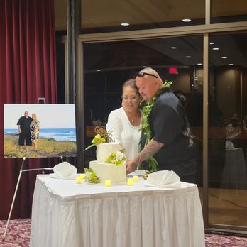 Cake Works - Wedding cake from Cake Works!!!! - Bakeries Near Me - Honolulu, Hawaii Cake Works - Wedding cake from Cake Works!!!! - Bakeries Near Me - Honolulu, Hawaii