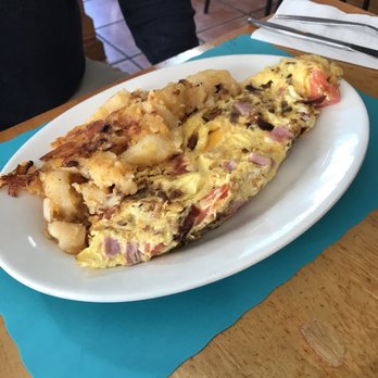 Table Talk - Omelet and home fries - American Near Me - Alexandria, Virginia