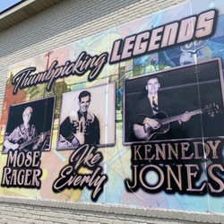 Thumbpicking Legends Mural