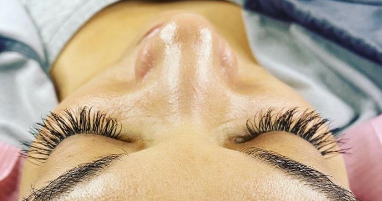 GlamVee Lashes Logo