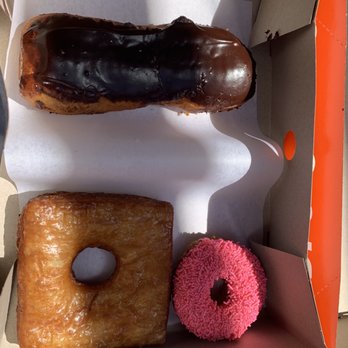 Randy's Donuts - Glazed cronut, Chocolate Ling john, sprinkle donut - Donuts Near Me - Burbank, California Randy's Donuts - Glazed cronut, Chocolate Ling john, sprinkle donut - Donuts Near Me - Burbank, California